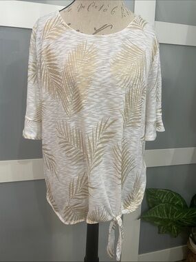 Women’s White Short Sleeve Tie-Hem Top with Gold Palm Print